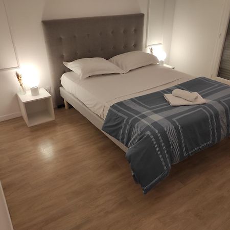 Tres Bel Appartement Avec Grand Jardin, Proche De Paris 圣吉欧梅斯 外观 照片