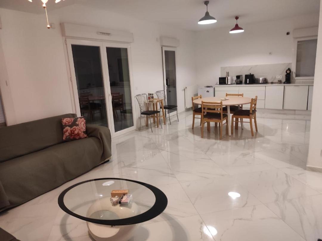 Tres Bel Appartement Avec Grand Jardin, Proche De Paris 圣吉欧梅斯 外观 照片