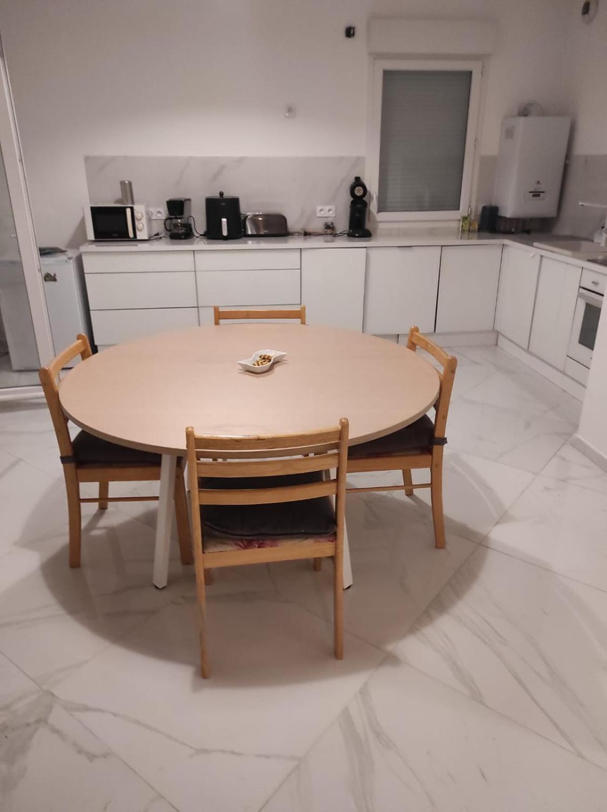 Tres Bel Appartement Avec Grand Jardin, Proche De Paris 圣吉欧梅斯 外观 照片